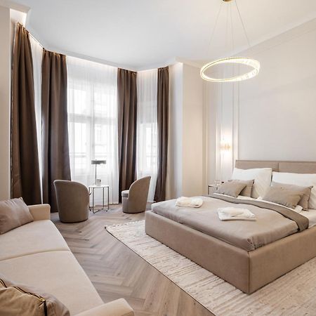 A20 - Boutique Apartment Best Location, By Bqa Budapest Bagian luar foto